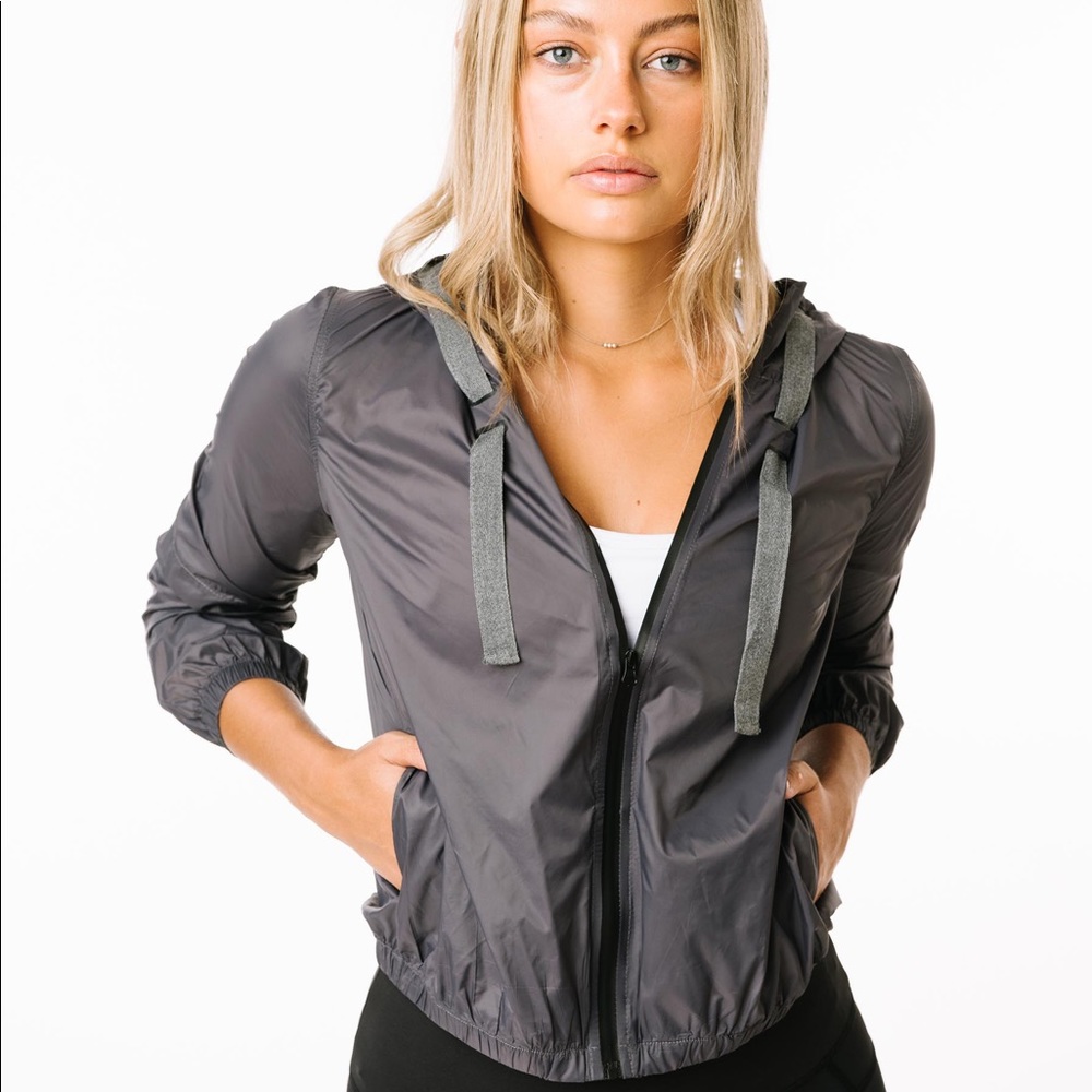 🌙 Zyia Windbreaker
